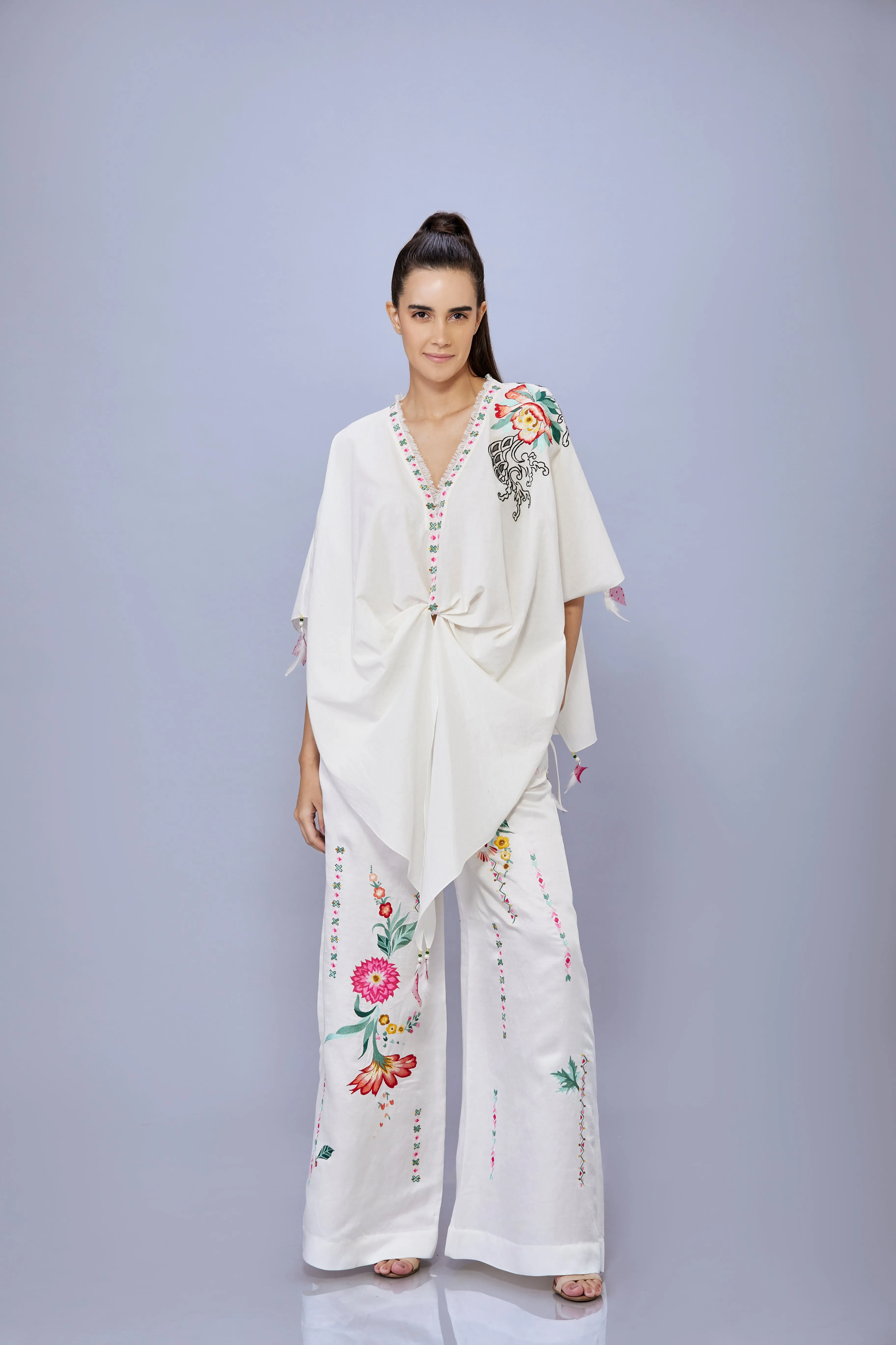 Crème draped kafan with shoulder thread embroidery