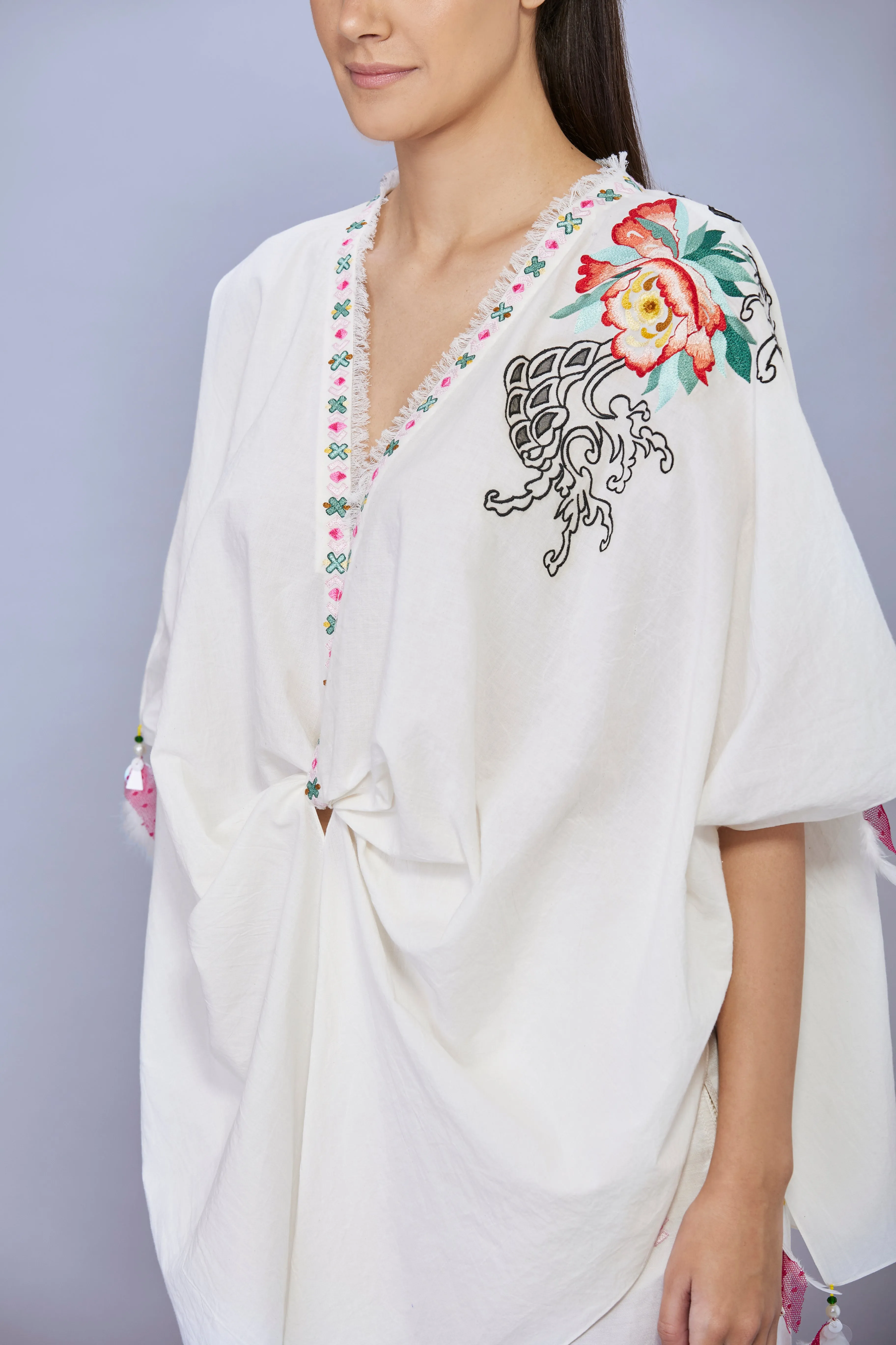 Crème draped kafan with shoulder thread embroidery