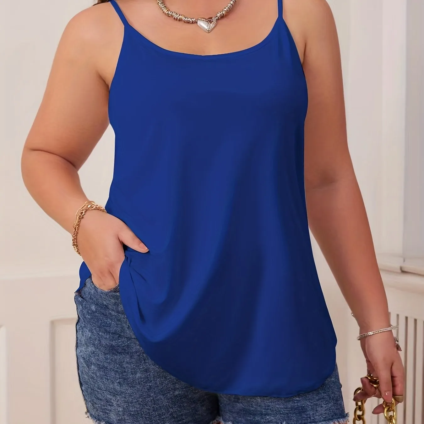 Curvehugging Plus Size Solid Cami for Casual Chic Style