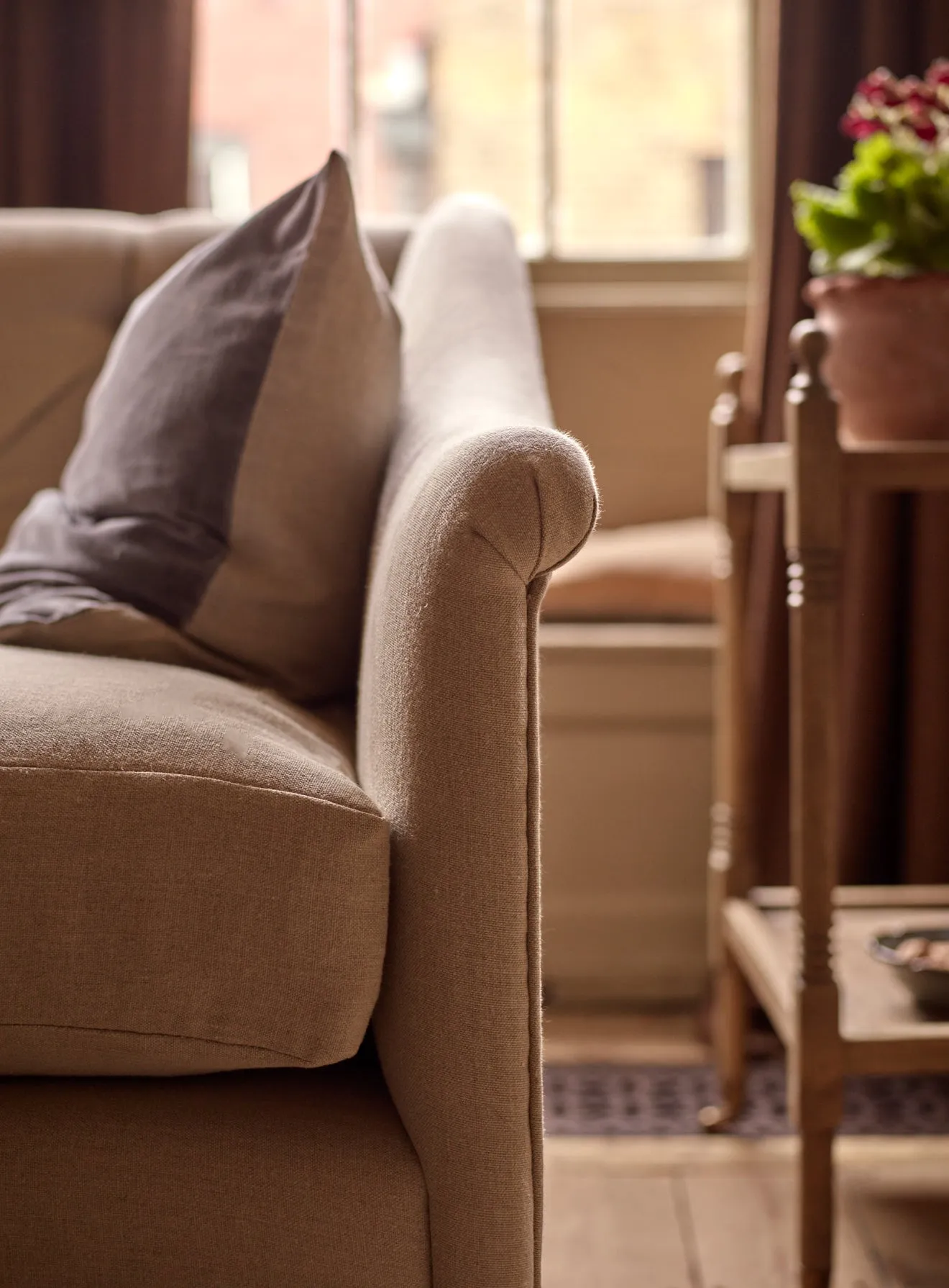 Elbert Sofa, Natural Linen