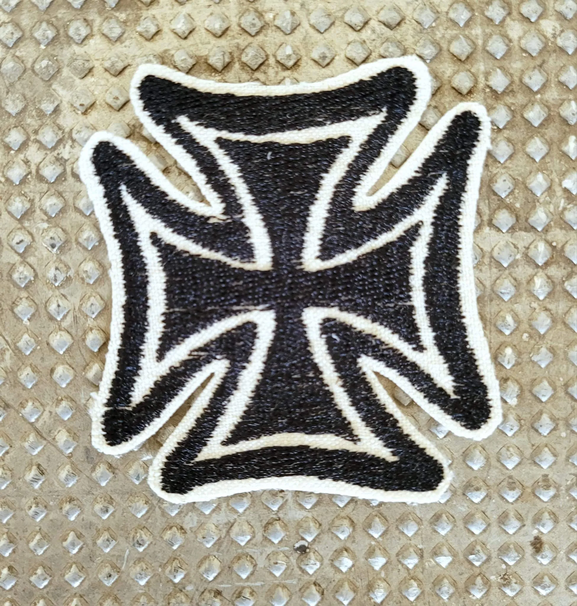 Patch Brodé / Ecusson "Iron cross"  no maltese cross, perfect on your cut EN COTON