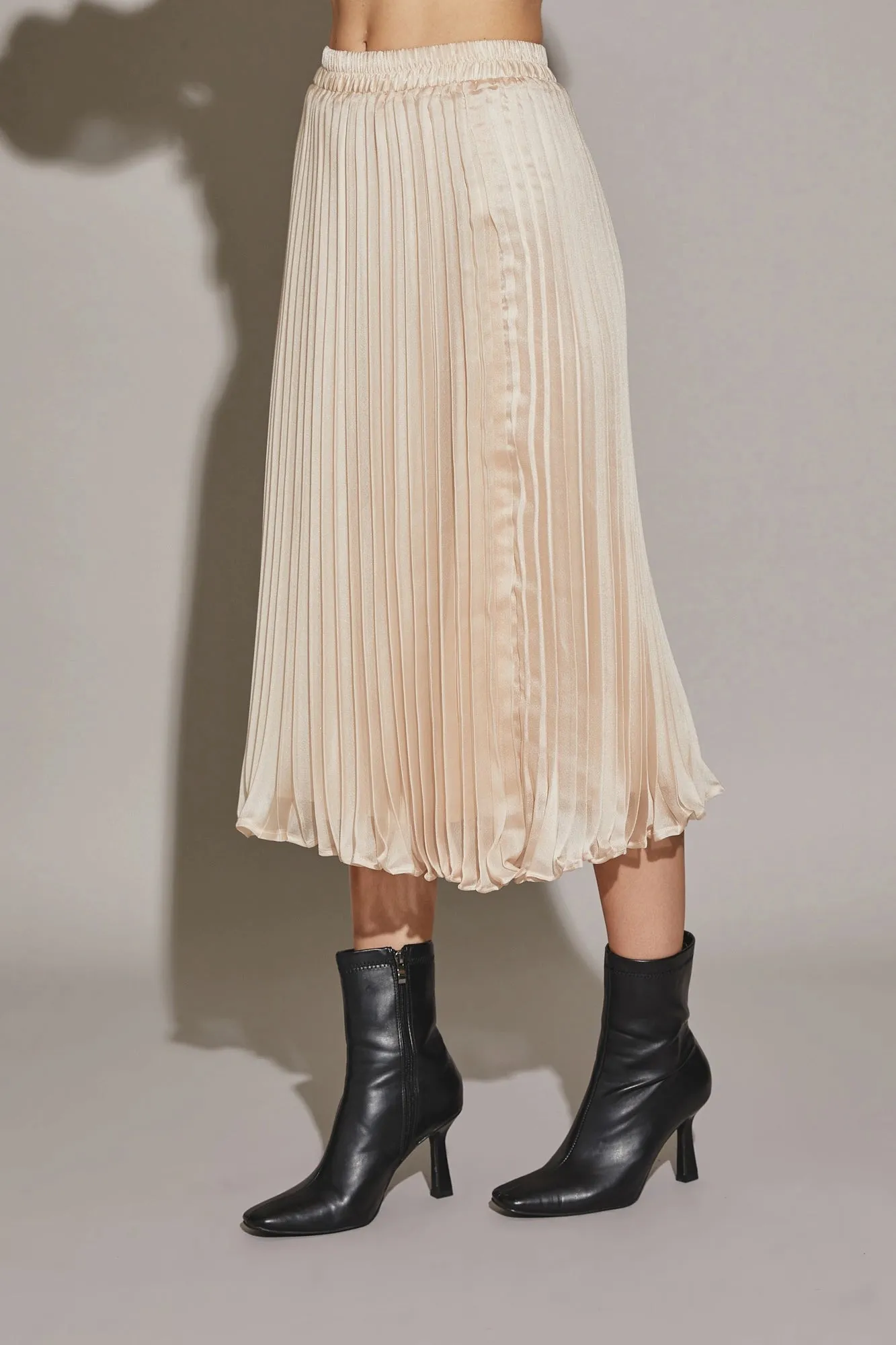 Pleated Banded Skirt in Champagne