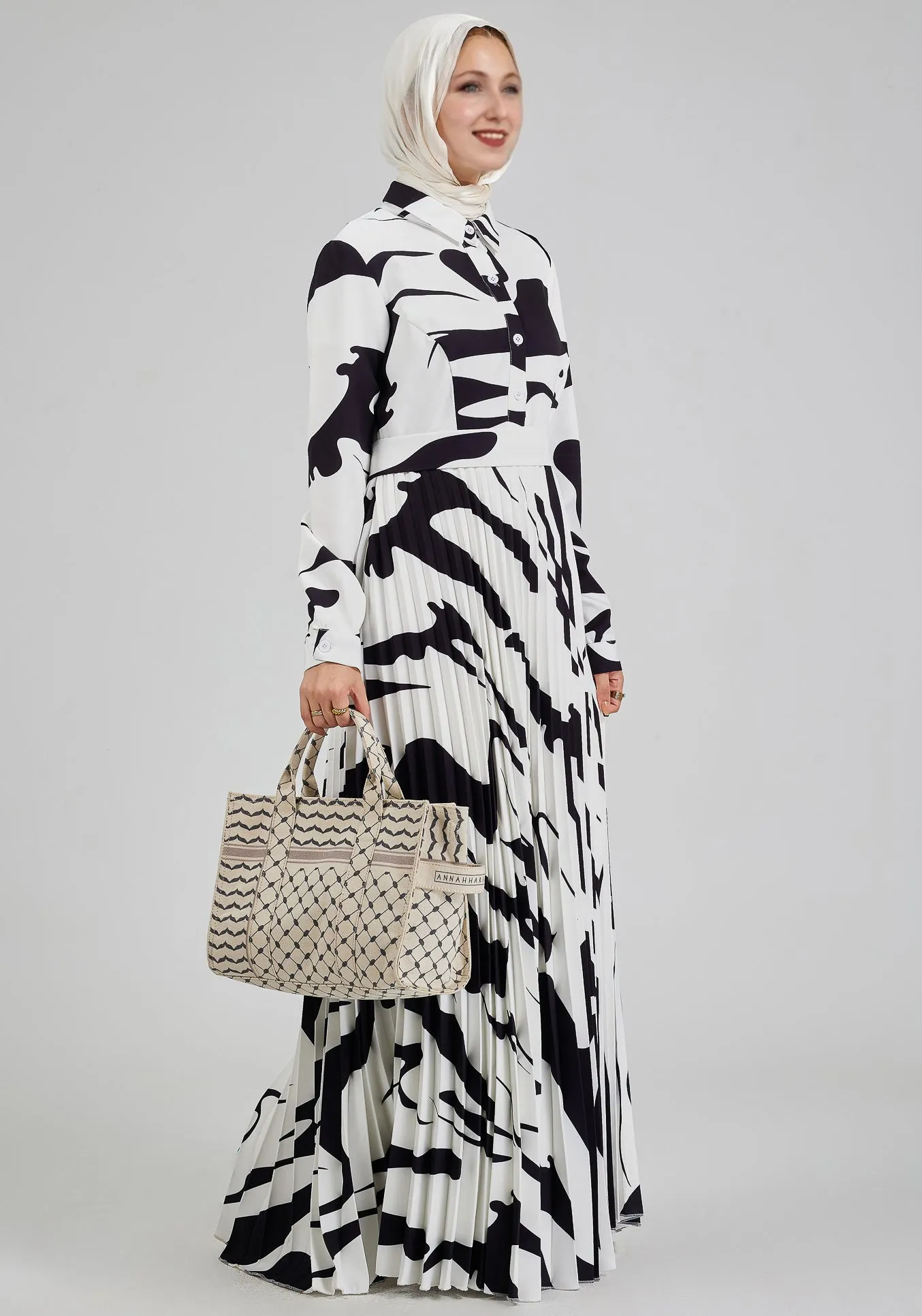 Samira Monochrome Brushstroke Print Pleated Maxi Dress