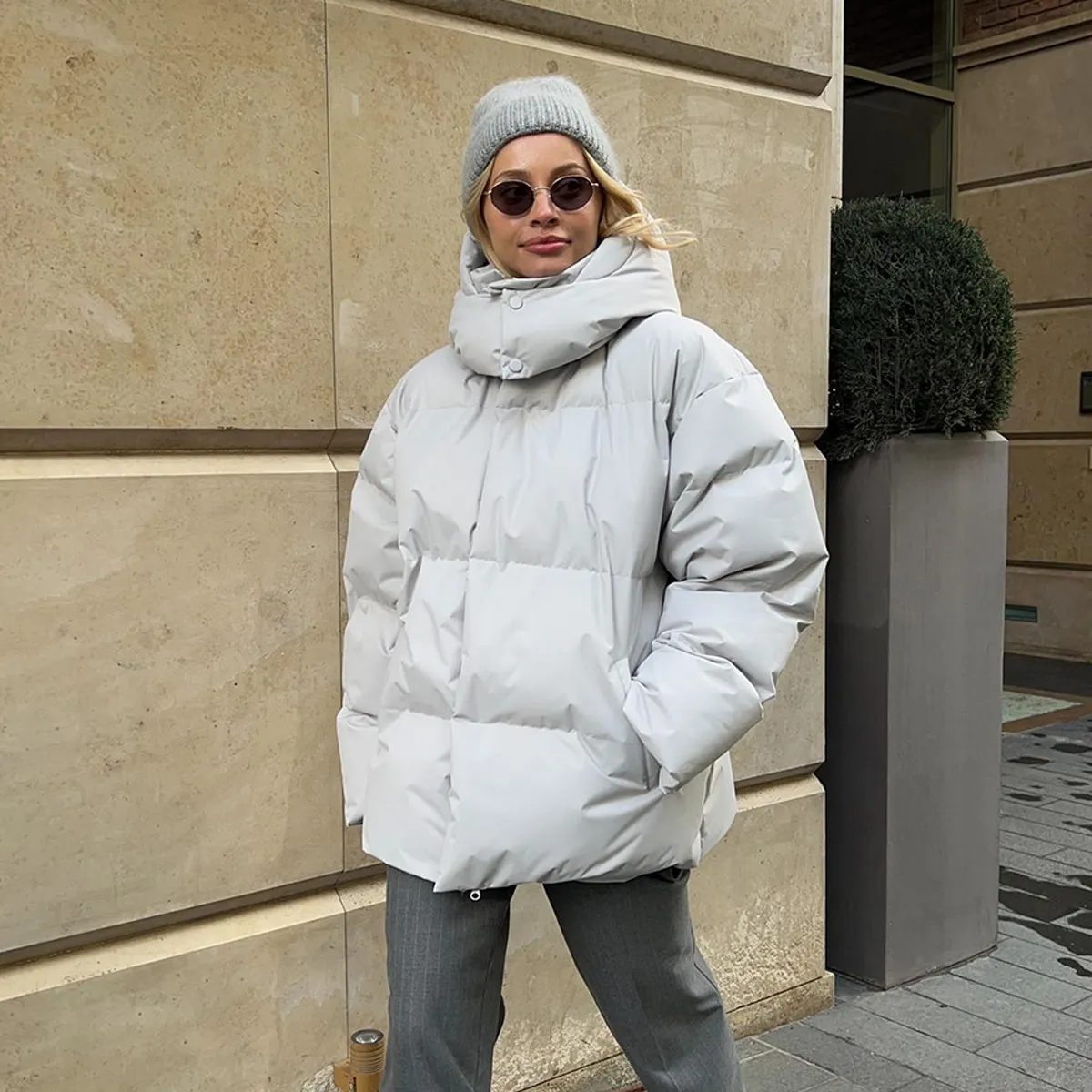 Yulia™ | Modern Warm Down Jacket with Removable Hood